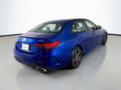 Used 2025 Mercedes-Benz C 300 4MATIC Sedan image 9
