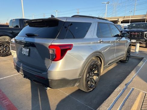 Used 2024 Ford Explorer ST-Line w/ Class IV Trailer Tow Package image 3