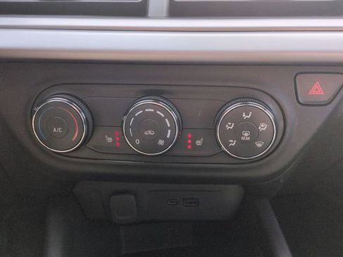 Used 2024 Chevrolet Trax RS image 16