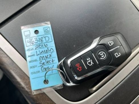 Used 2016 Lincoln MKX Select w/ Select Plus Package FWD image 28