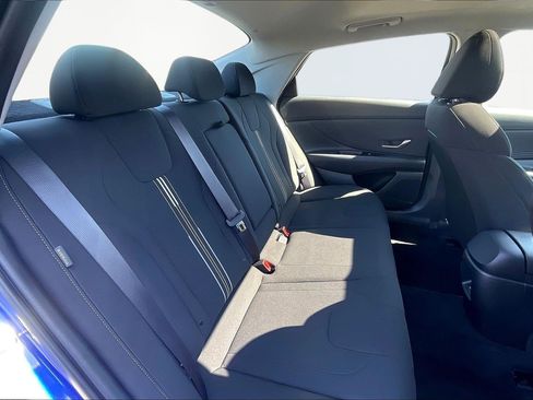 Used 2025 Hyundai Elantra SEL image 25