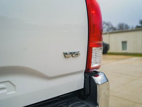 Used 2016 Toyota Tacoma SR5 image 29