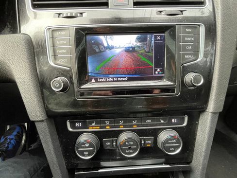 Used 2015 Volkswagen GTI Autobahn w/ Lighting Package (SEL) image 20