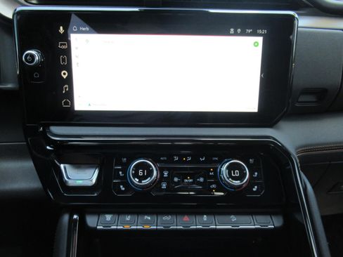 Used 2025 GMC Sierra 2500 AT4 w/ AT4 Premium Plus Package AWD/4WD image 34