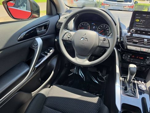 Used 2024 Mitsubishi Eclipse Cross LE AWD/4WD image 8