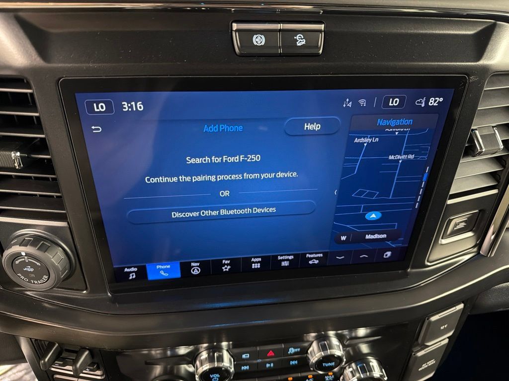 New 2026 Ford F250 Lariat w/ Tremor Off-Road Package AWD/4WD image 9