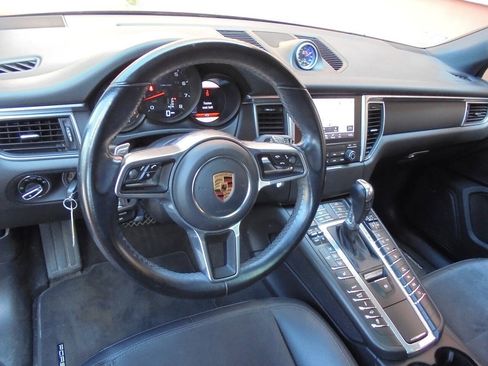 Used 2018 Porsche Macan GTS AWD/4WD image 21