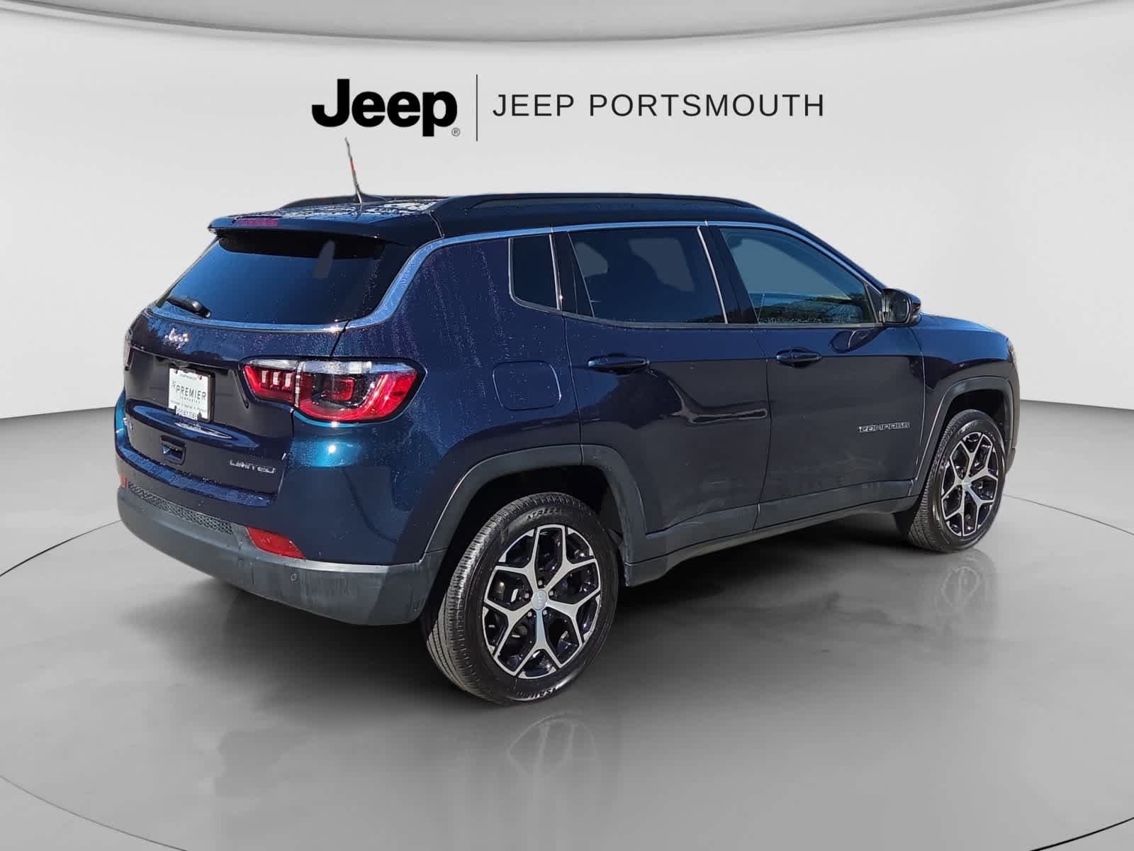 Used 2024 Jeep Compass Limited w/ Sun and Sound Group AWD/4WD image 7