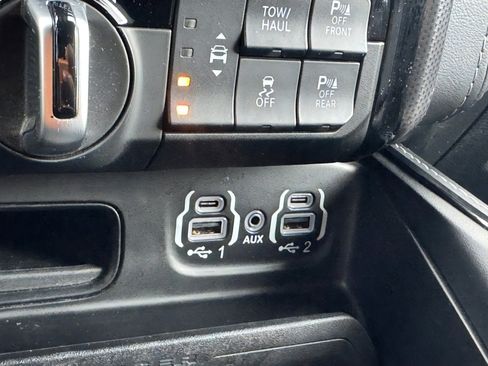 Used 2023 RAM 1500 Limited image 33