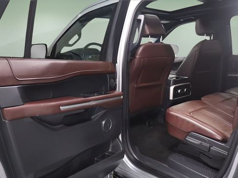 Used 2022 Ford Expedition Max Limited AWD/4WD image 12