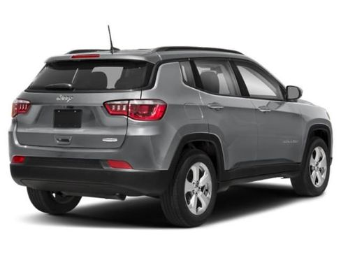 Used 2018 Jeep Compass Limited w/ Navigation Group AWD/4WD image 3