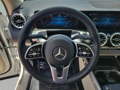 Used 2023 Mercedes-Benz GLB 250 image 23