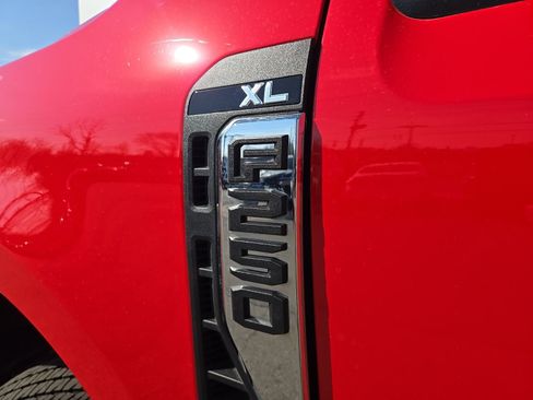 Used 2024 Ford F250 XL w/ FX4 Off-Road Package AWD/4WD image 22