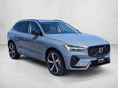 Used 2024 Volvo XC60 T8 Ultimate w/ Climate Package AWD/4WD image 3