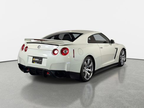 Used 2009 Nissan GT-R Premium AWD/4WD image 3