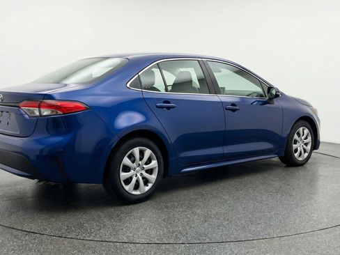 Used 2025 Toyota Corolla LE FWD image 9