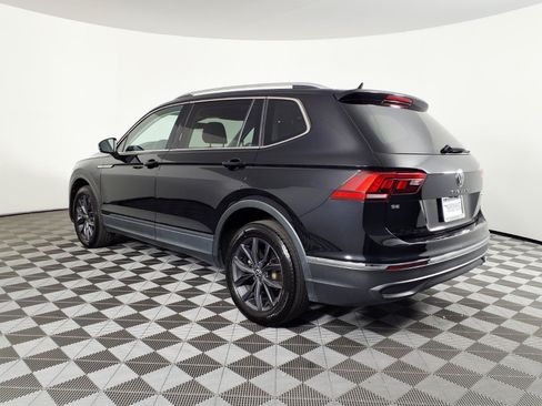 Used 2022 Volkswagen Tiguan SE w/ Panoramic Sunroof Package AWD/4WD image 6