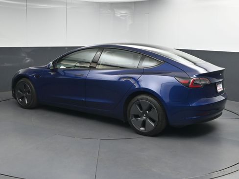 Used 2023 Tesla Model 3 Standard Range image 6