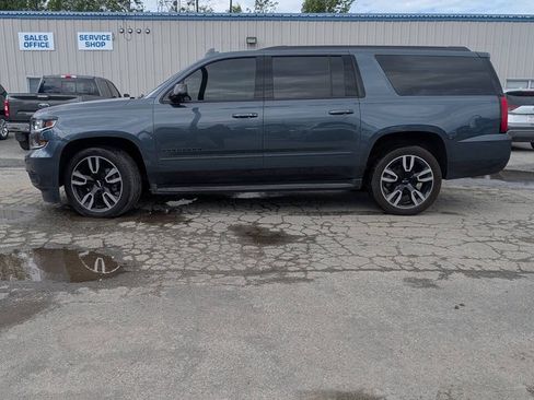 Used 2019 Chevrolet Suburban Premier AWD/4WD image 2