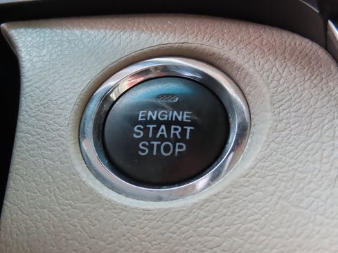 Used 2016 Toyota Sienna XLE w/ XLE Navigation Package FWD image 13