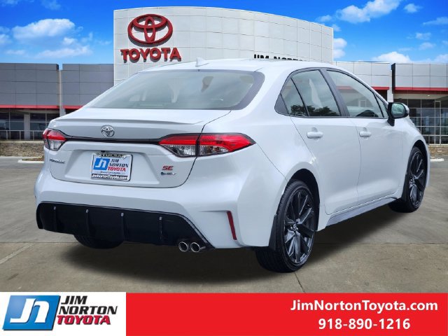 Used 2026 Toyota Corolla SE w/ SE Premium Package FWD image 6