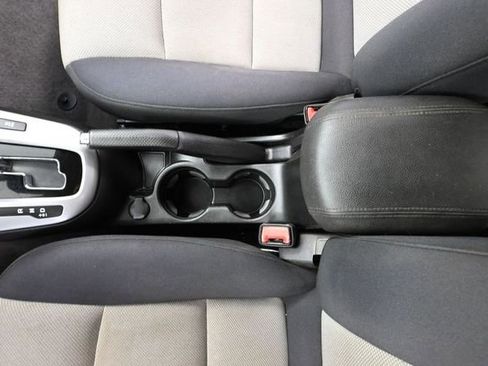 Used 2013 Chevrolet Cruze LS FWD image 29