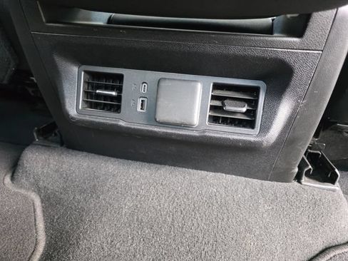 Used 2025 GMC Sierra 1500 SLT AWD/4WD image 15
