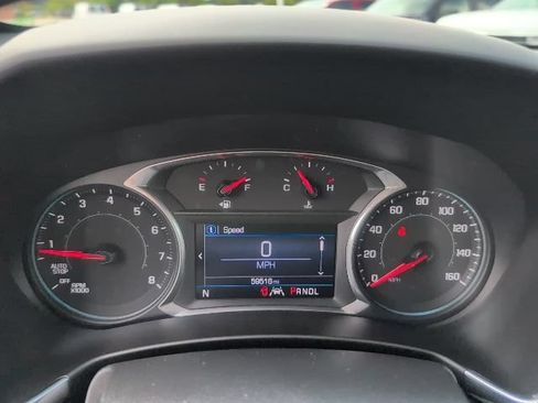 Used 2020 Chevrolet Equinox LT w/ Driver Convenience Package FWD image 25