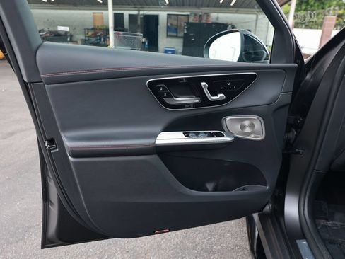 Used 2025 Mercedes-Benz GLC 43 AMG 4MATIC image 19