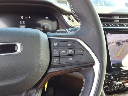 Used 2024 Jeep Grand Cherokee Altitude AWD/4WD image 20