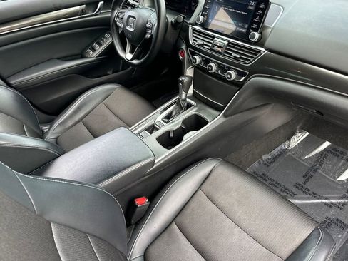 Used 2018 Honda Accord Sport image 16