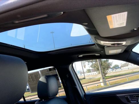 Used 2022 Mercedes-Benz GLB 250 GLB 250 image 14