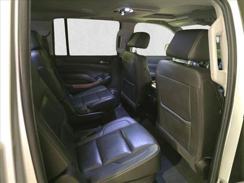 Used 2019 Chevrolet Suburban Premier AWD/4WD image 11