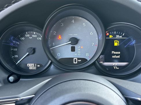 Certified 2023 Porsche Macan S AWD/4WD image 29