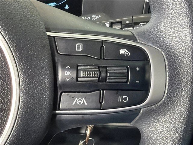 Used 2025 Kia Sportage LX FWD image 25