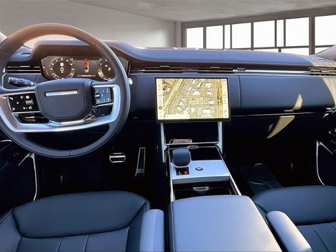 New 2026 Land Rover Range Rover SE image 5