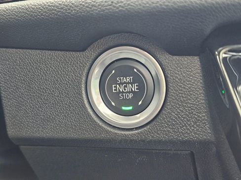 Used 2024 Chevrolet Traverse RS AWD/4WD image 38