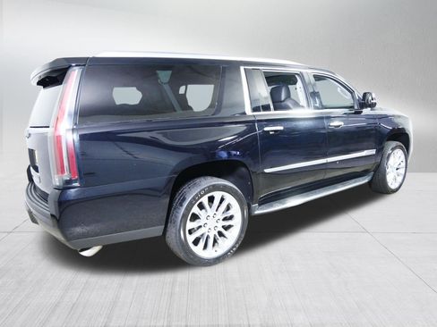 Used 2017 Cadillac Escalade ESV Luxury AWD/4WD image 7