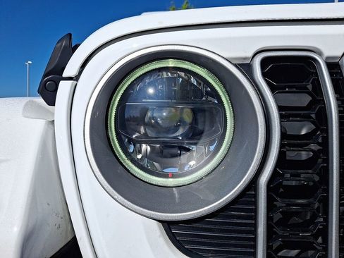 Used 2024 Jeep Wrangler Unlimited Sahara w/ Safety Group AWD/4WD image 9