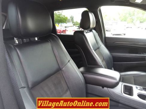 Used 2020 Jeep Grand Cherokee Altitude image 30