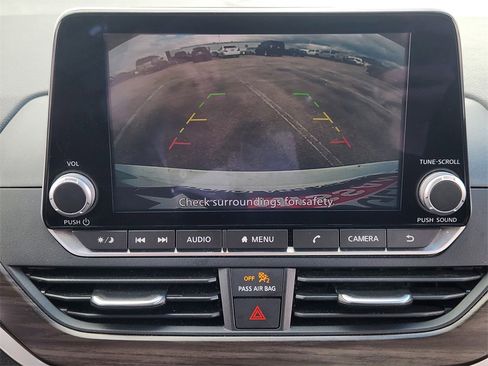 Used 2023 Nissan Altima 2.5 SV image 14