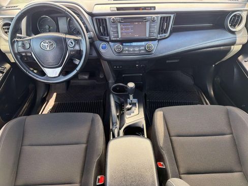 Used 2018 Toyota RAV4 XLE AWD/4WD image 15