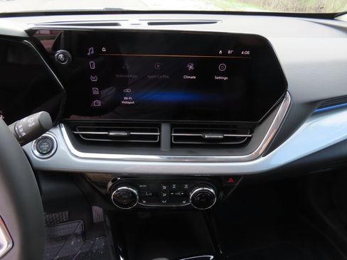 New 2026 Chevrolet Trax LT w/ Driver Confidence Package image 5