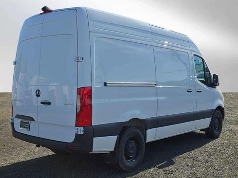 New 2025 Mercedes-Benz Sprinter 2500 image 3