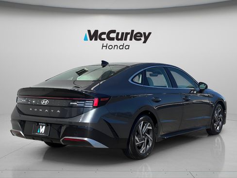 Used 2025 Hyundai Sonata SEL FWD image 3