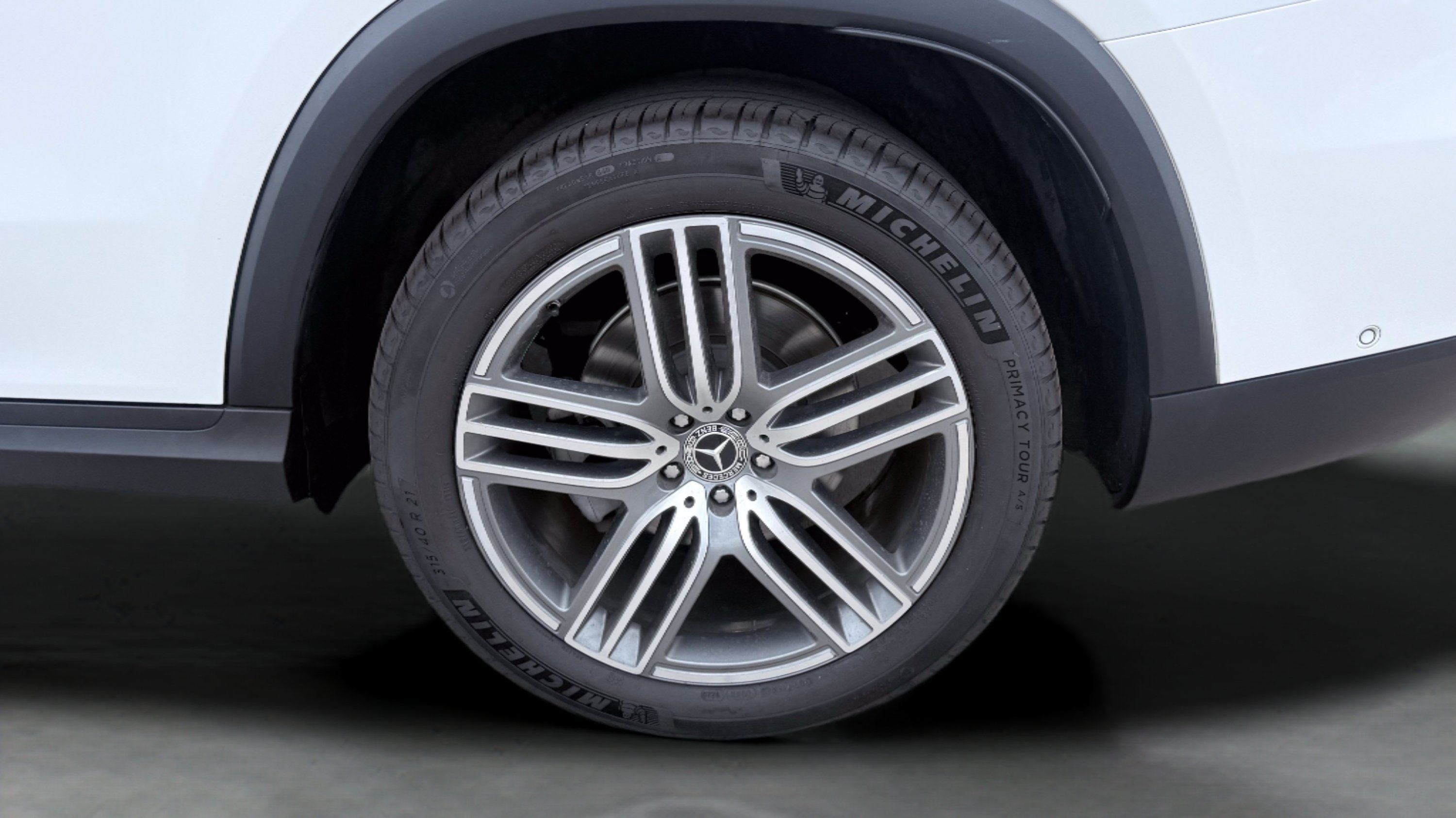 Used 2024 Mercedes-Benz GLS 450 4MATIC image 14