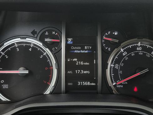 Used 2024 Toyota 4Runner Limited RWD image 21