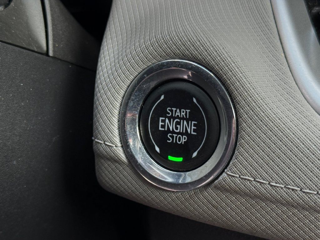 Used 2025 Chevrolet TrailBlazer LT AWD/4WD image 28