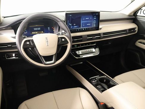 New 2026 Lincoln Corsair Premiere FWD image 2