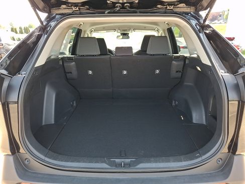 Used 2025 Toyota RAV4 XLE AWD/4WD image 28